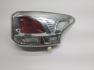 Mitsubishi Outlander (2012–2021) Hintere Eckleuchte und ihre Teile 8330A788 - 3