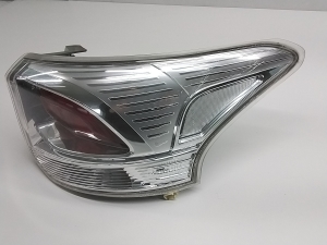 Mitsubishi Outlander (2012–2021) Hintere Eckleuchte und ihre Teile 8330A788 - 7