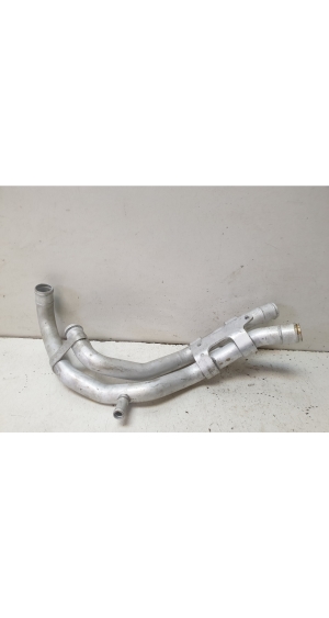 AUDI A4 B9 (2015–2026) Rohr 04E121194C - 4