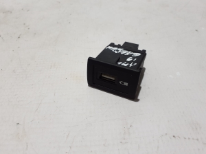 USB port - A2138203001