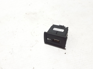 USB port - A2138203001