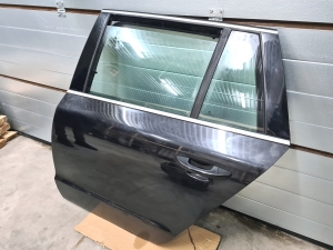 Skoda Superb (2008–2015) Rear side doors and their parts - 2