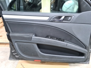 Skoda Superb (2008–2015) Front door and its parts - 8