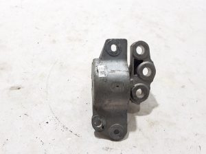 FIAT 500L (2012–2018) Engine mount 55703651 - 2