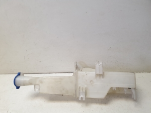 Kia Sportage (2016–2021) Front washer fluid reservoir 98610F1800 - 9