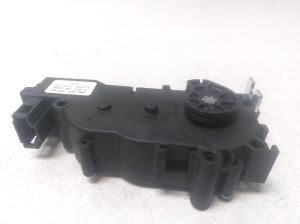 Mercedes Benz GL-Class 166 (2012–2015) Heckklappe Zuziehhilfe A2047500060 - 2