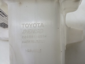  Windscreen washer tank front 