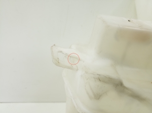  Windscreen washer tank front 