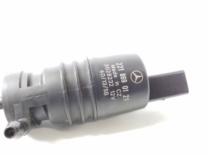 Mercedes Benz SLK-Class 172 (2011–2026) Front windshield washer pump A2218690121 - 3