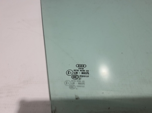 AUDI A5 (2016–2026) Front door glass 8W8845202 - 2