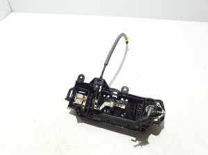 AUDI A5 (2016–2026) Front door external opening handle and its details - 3