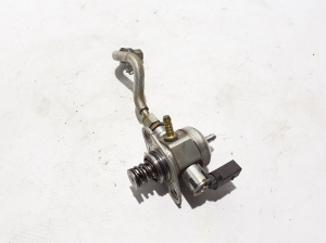 AUDI A5 (2016–2026) Fuel pump 06L127A03 - 3