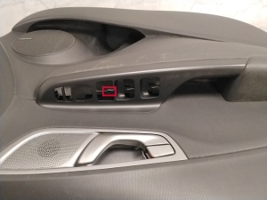 Hyundai Kona (2017–2023) Priekšējo durvju apšuvums 82370J9000 - 2