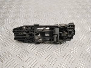 Volkswagen Golf VII (2012–2026) Front door exterior handle 5N0839885H - 4