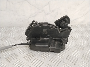 Skoda Octavia III (2013–2019) Rear side door lock 5TA839015E - 8