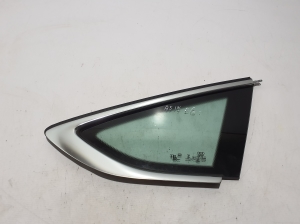  Rear quarter glass  - 8W8845298F 