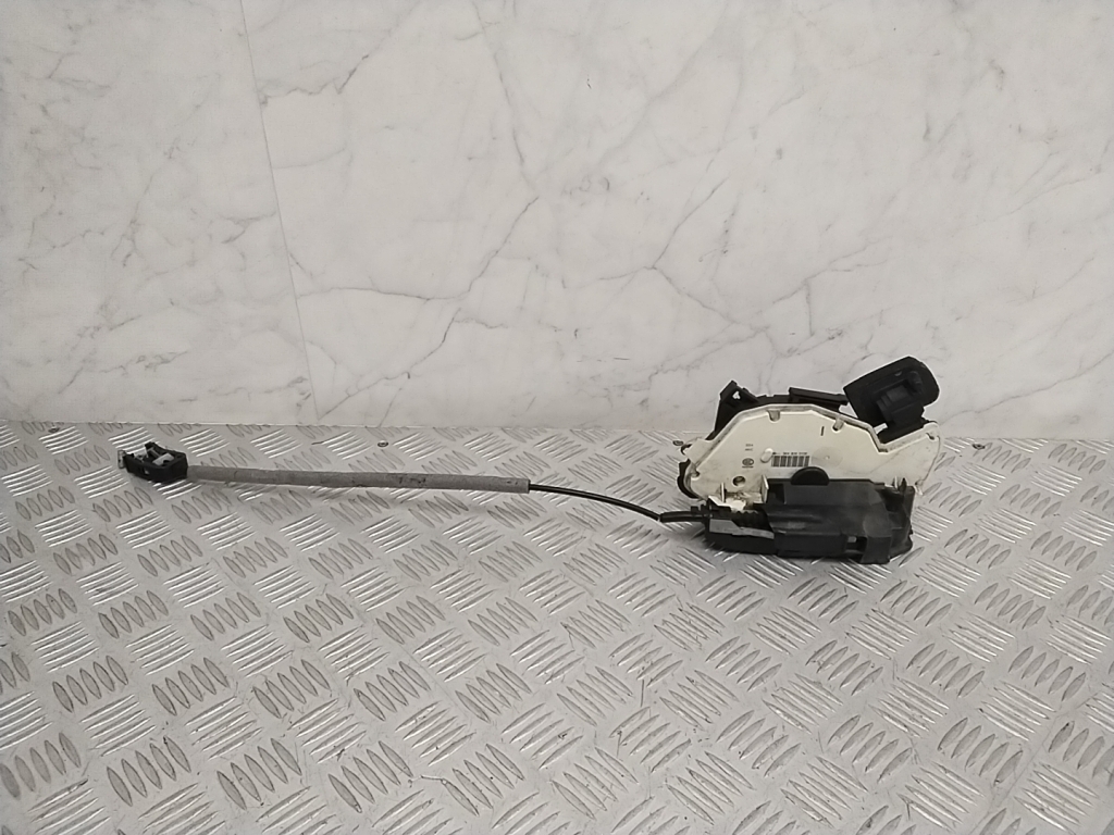 Volkswagen Golf VII (2012–2026) Rear side door lock 5K4839015R Volkswagen Golf VII (2012–2026) Rear side door lock 5K4839015R
