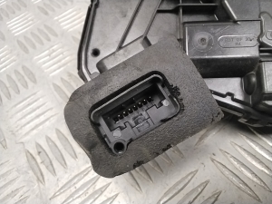Skoda Octavia III (2013–2019) Rear side door lock 5TA839016E - 2