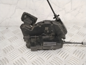 Skoda Octavia III (2013–2019) Rear side door lock 5TA839016E - 7