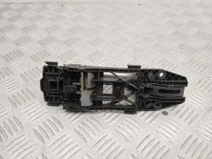 Volkswagen Golf VII (2012–2026) Front door exterior handle 5N0839885H - 3