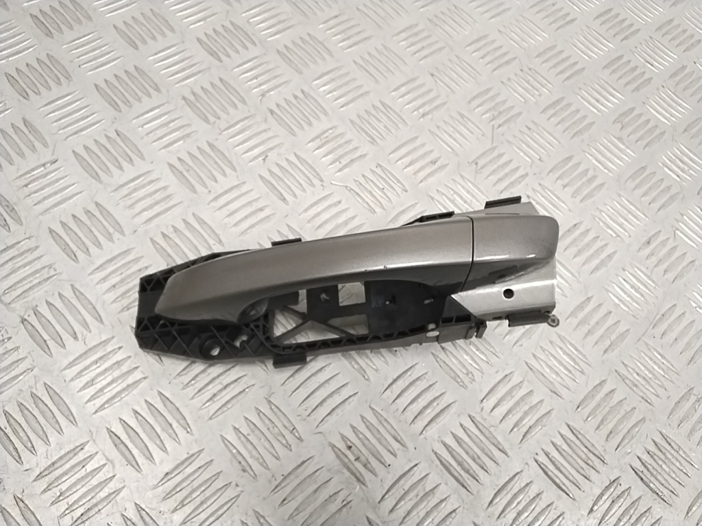 Volkswagen Golf VII (2012–2026) Front door exterior handle 5N0837885H Volkswagen Golf VII (2012–2026) Front door exterior handle 5N0837885H