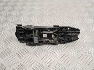 Volkswagen Golf VII (2012–2026) Rear side door exterior handle 5N0839885H - 2