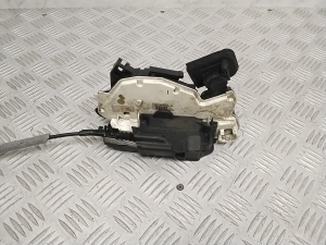 Volkswagen Golf VII (2012–2026) Front door lock 5K1837015D - 4