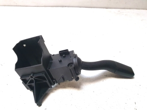 AUDI A4 B6 (2000–2005) Suunatulede lüliti 4E0953513A - 2