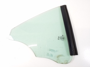   Rear quarter glass  - A1726700210 