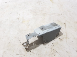 RENAULT Arkana (2019–2026) Front fender bracket 663512031R - 2