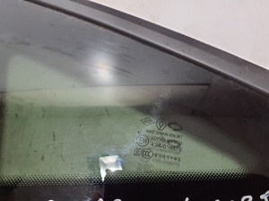 RENAULT Arkana (2019–2026) Tagumine küljeklaas (kere) 833073837R - 3