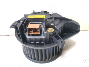 Heater blower motor - 8E1820021E