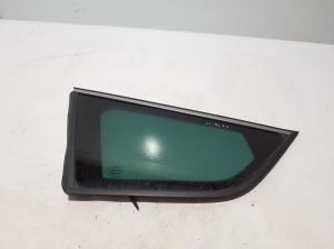 Vitre de custode arrière - 833077644R