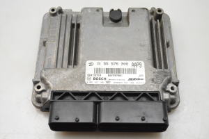Opel Insignia (2008–2017) Mootori juhtplokk 55576906 - 2