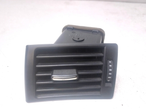 Dashboard air vent grilles - 8E0820901F