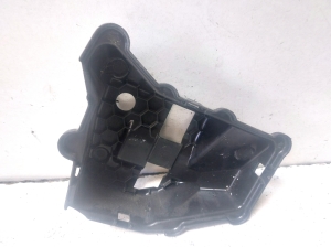 AUDI A4 B9 (2015–2026) Other engine part 04E103729 - 2
