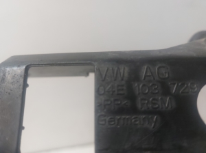 AUDI A4 B9 (2015–2026) Other engine part 04E103729 - 5