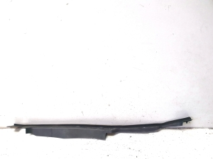 AUDI A4 B9 (2015–2026) Sonstiges Teil des vorderen Kotflügels 8W0820582 - 2