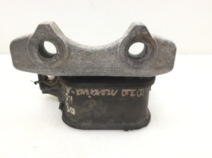 Engine mount - 9227880