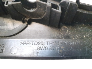AUDI A4 B9 (2015–2026) Anderes Körperteil 8W0971871J - 3