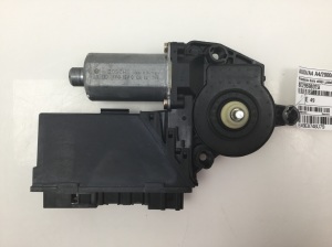 Fensterhebermotor vorne - 8E2959802B