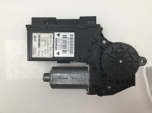AUDI A4 B6 (2000–2005) Fensterhebermotor vorne 8E2959802B - 4