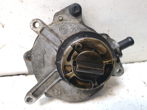 AUDI A4 B6 (2000–2005) Vacuum pump 06D145100D - 2