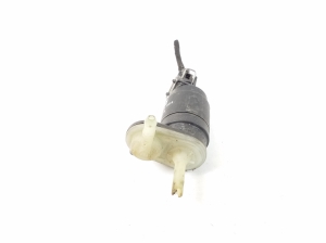 Opel Signum (2003–2008) Front windshield washer pump 24439254 - 2