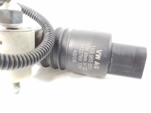 Porsche Cayenne (2002–2010) Esiklaasi pesuri pump 1K6955651 - 2
