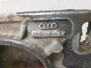 AUDI A4 B6 (2000–2005) Mootori kinnitus 8E0199335K - 2