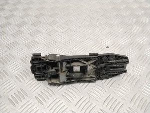 Volkswagen Golf VII (2012–2026) Rear side door exterior handle 5N0839885H - 4