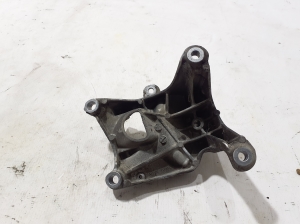 Porsche Cayenne (92A) (2017–2026) Engine bracket 4M0199308CF - 2