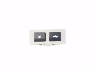 Fuel filler door release switch