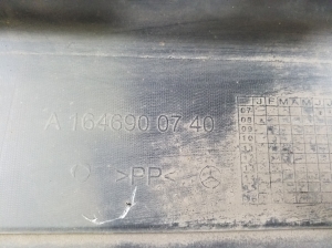 Mercedes Benz ML-Class 164 (2005–2011) Schwellerverkleidung außen A1646900740 - 2